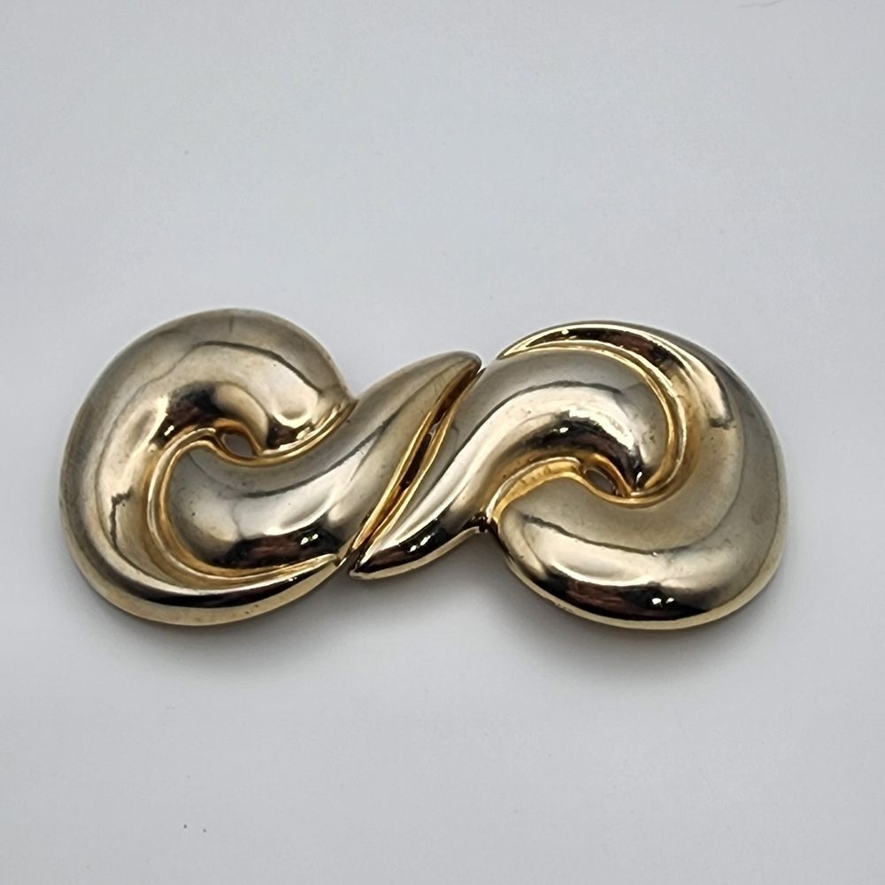 Vintage Dame Gold Tone Modernist Infinity Twist Scroll Belt Buckley